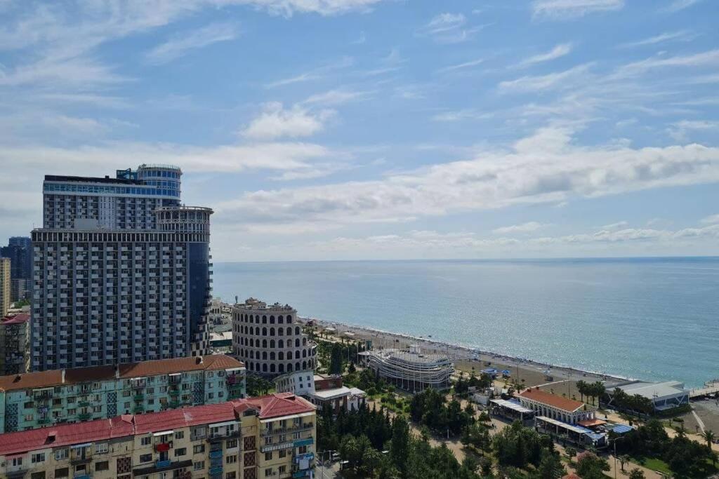Luxury Aparthotel In Orbi City Sea View Batumi Exterior foto